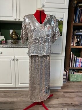 Sequined Two-Piece Evening Set in Silver